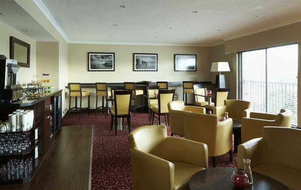 The Aberdeen Dyce Hotel Exterior foto